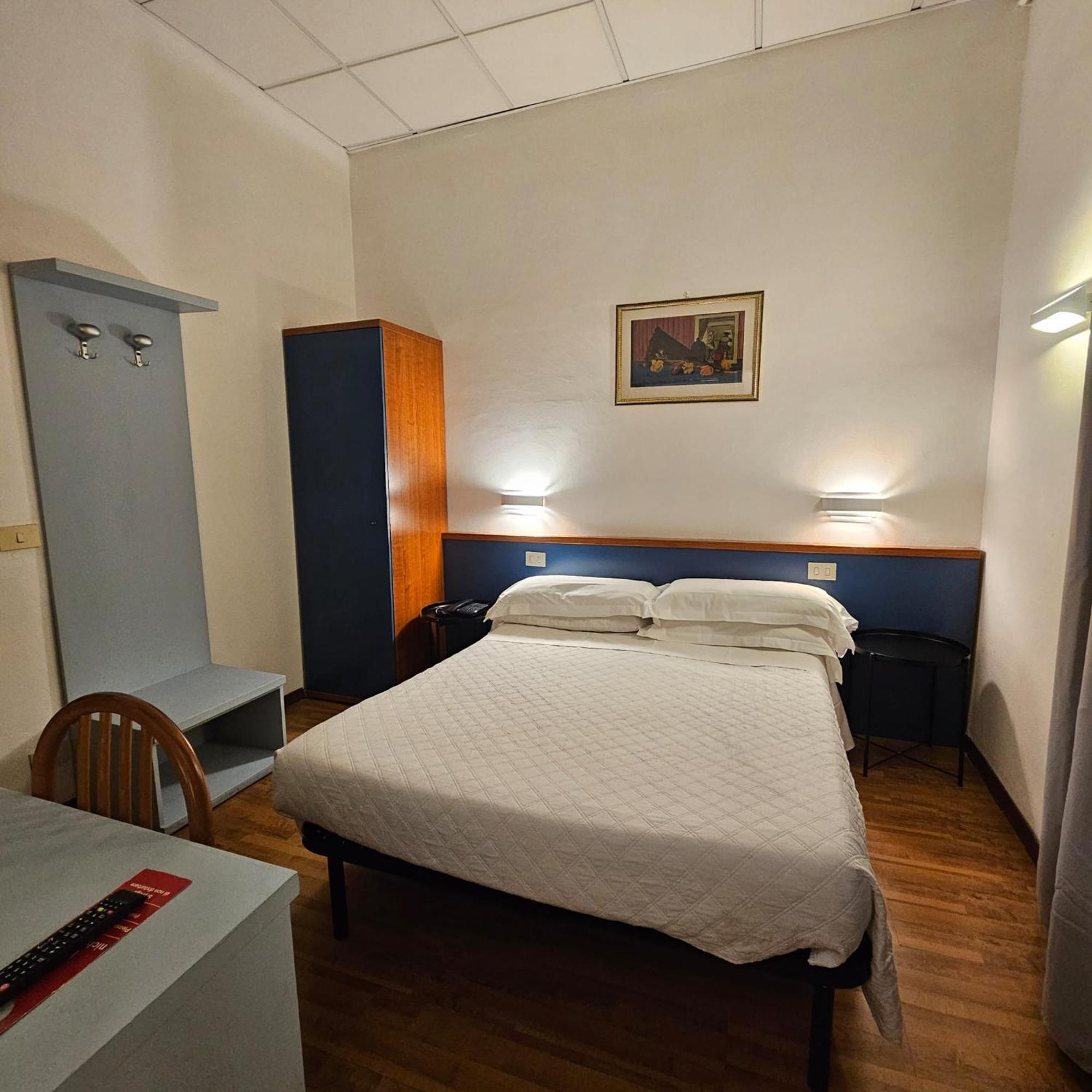Hotel Julia Roma Exterior foto