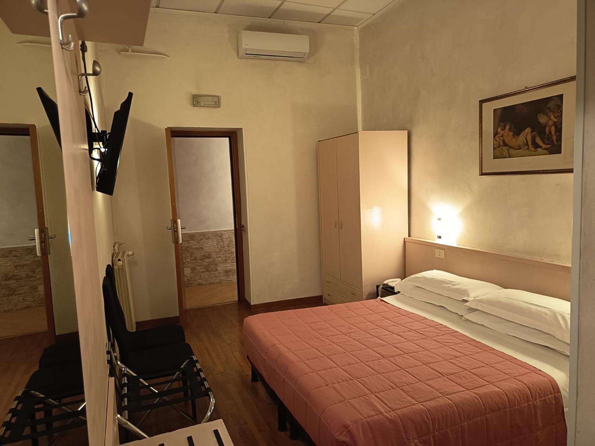 Hotel Julia Roma Exterior foto